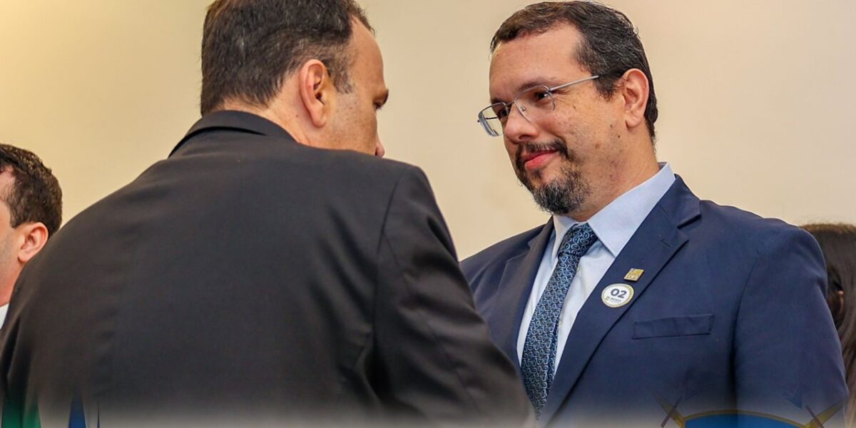 Secretário da Casa Civil recebe Medalha Pedro Ludovico Teixeira