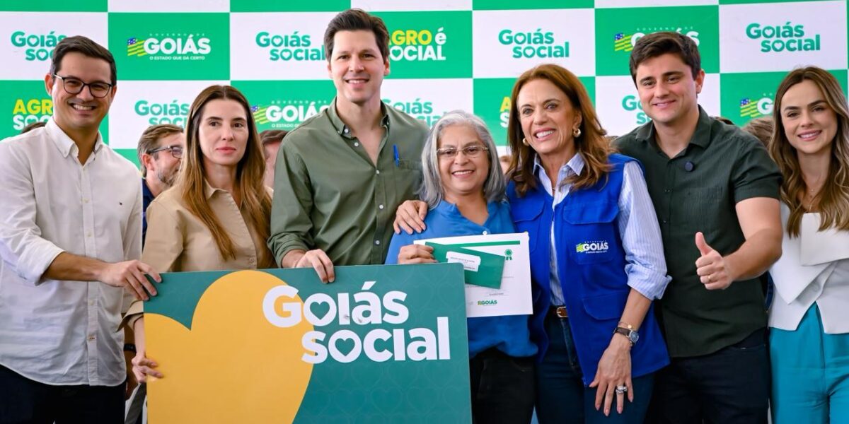 Gracinha Caiado entrega benefícios do Agro é Social em Luziânia