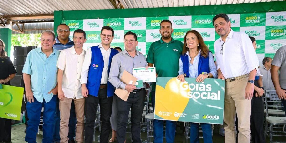Gracinha Caiado entrega benefícios do Agro é Social em Mara Rosa