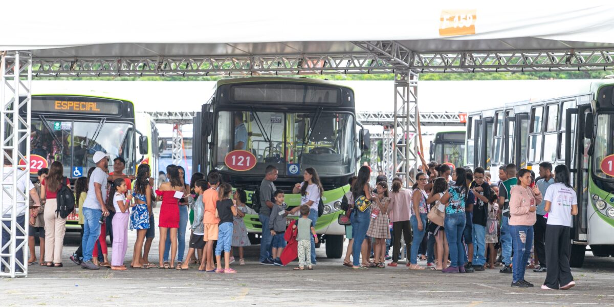 Goiás Social e OVG disponibilizam rotas gratuitas de ônibus para entrega de brinquedos do Natal do Bem no Goiânia Arena