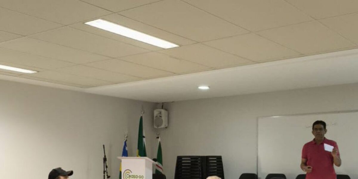 Grupo de produtores rurais visita Ceasa-GO