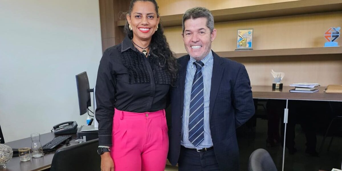 A Presidente do CETRAN/GO realizou uma visita ao Delegado Waldir Soares.