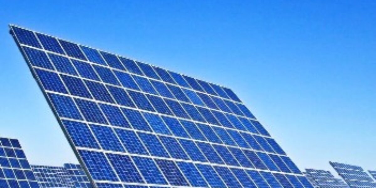 China poderá investir no setor de energia solar fotovoltaica em Goiás
