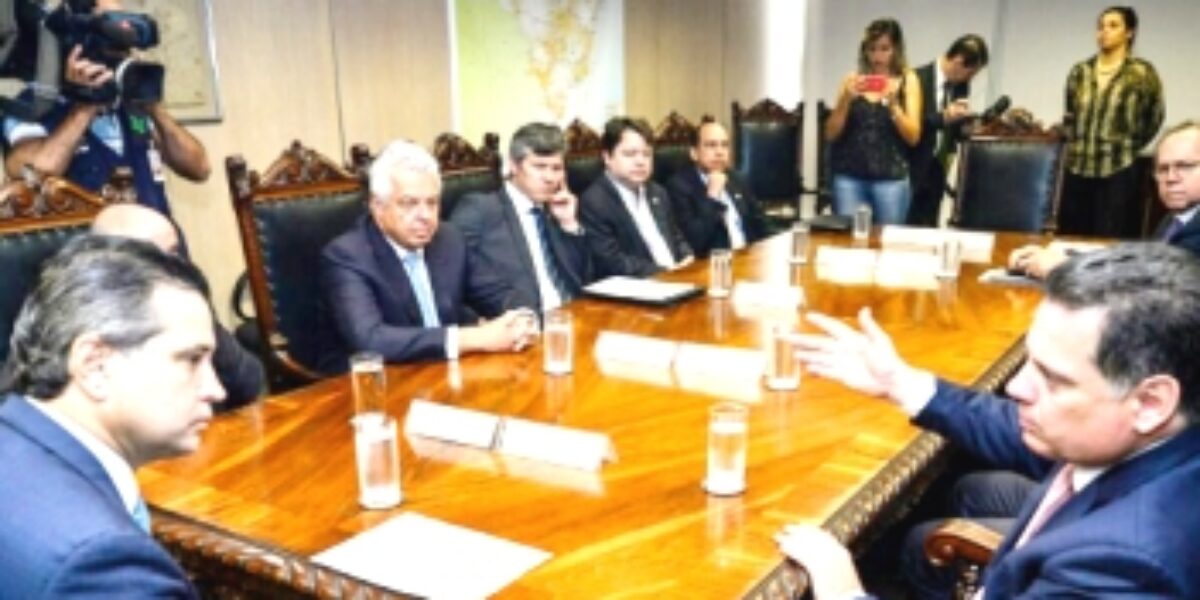 Marconi pede ao ministro dos Transportes melhorias nas rodovias federais que cortam Goiás