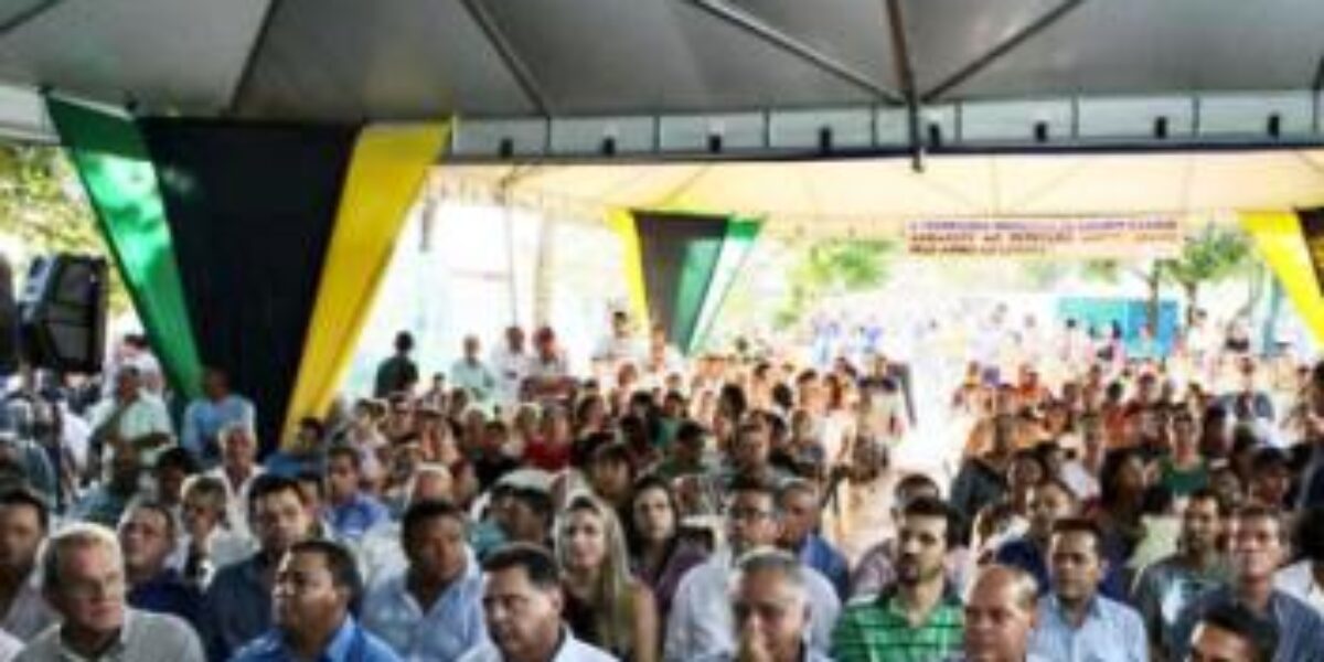 Senador Canedo recebe obras na área de Habitação e recursos do Goiás na Frente