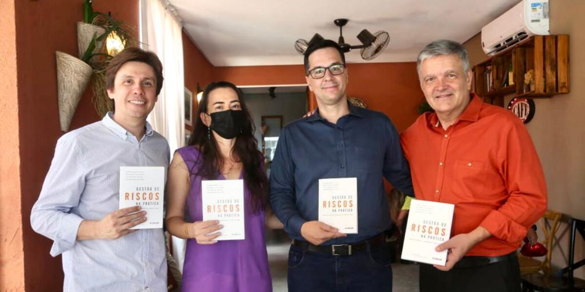 Gestão de riscos no governo de Goiás é tema de livro lançado por gestores da CGE