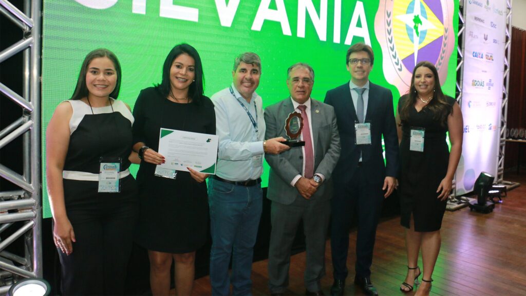 Município de Silvânia recebendo o Selo Bronze na Cerimônia de Premiação