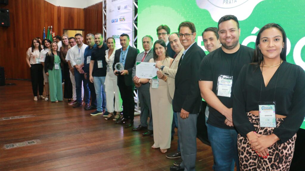 Município Bonfinópolis recebendo o Selo Prata na Cerimônia de Premiação