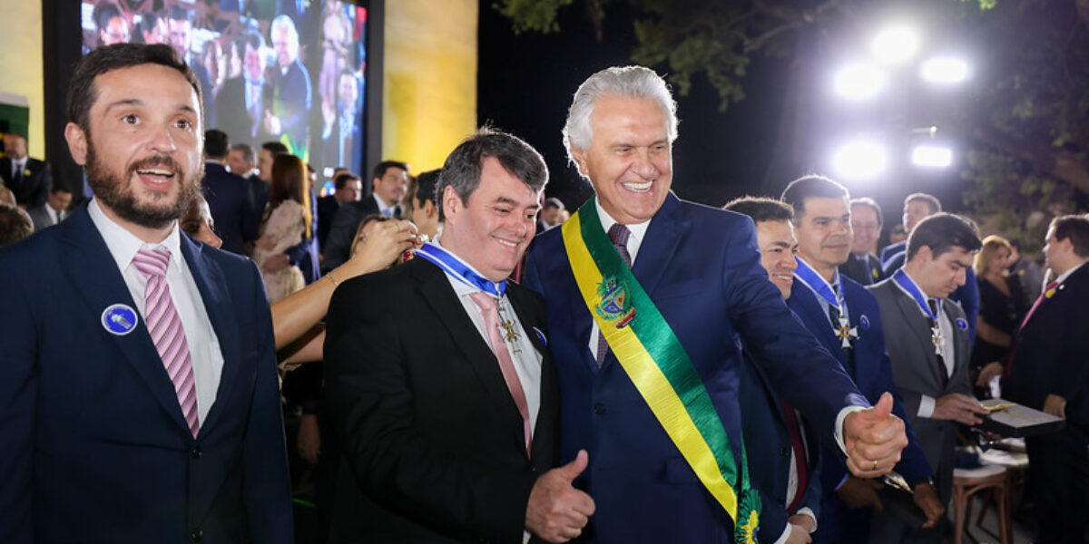 Secretário-chefe da CGE recebe o mais alto reconhecimento do Estado durante comemorações dos 298 anos da Cidade de Goiás 