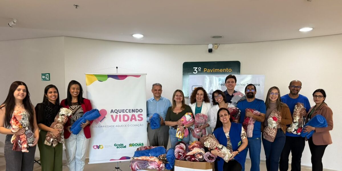 CGE entrega cobertores arrecadados para a campanha Aquecendo Vidas 2026 