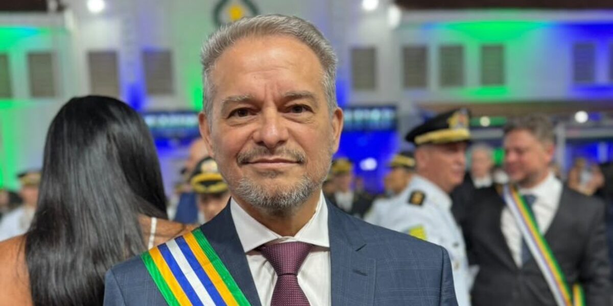 Secretário-chefe da CGE é homenageado com a Medalha da Ordem do Mérito Tiradentes