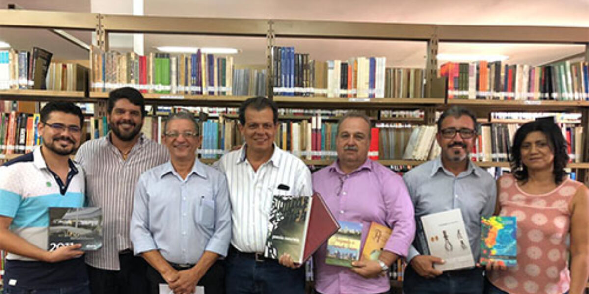 Secult inicia doação de livros a municípios goianos