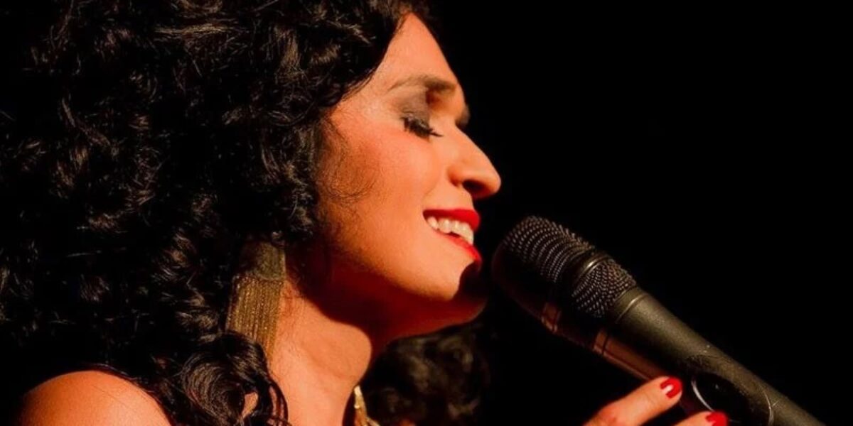 Sabah Moraes se apresenta no Teatro Goiânia nesta quinta-feira (23/05)