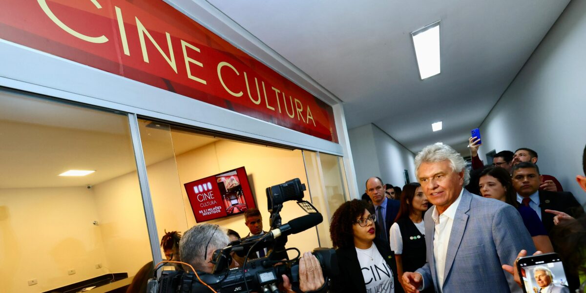 Caiado entrega revitalização do Cine Cultura com sessão de filme goiano premiado em Gramado