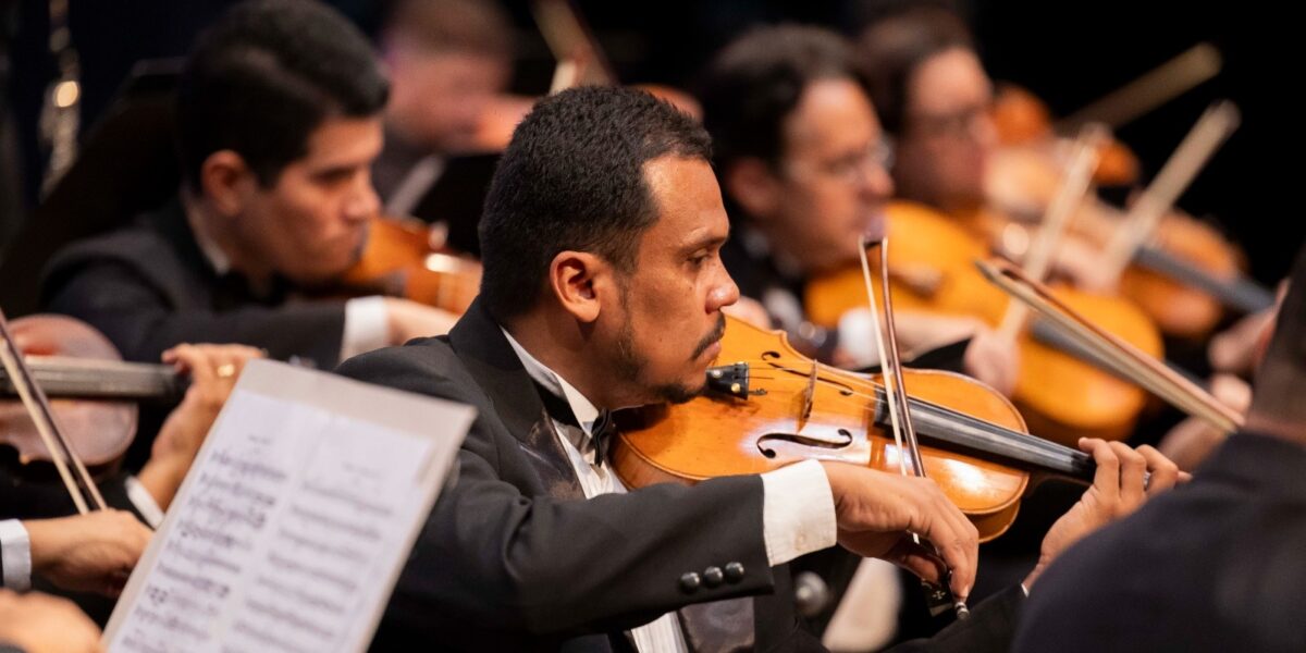 Teatro Goiânia recebe concerto especial de Dia dos Namorados nesta quarta-feira (11/6)