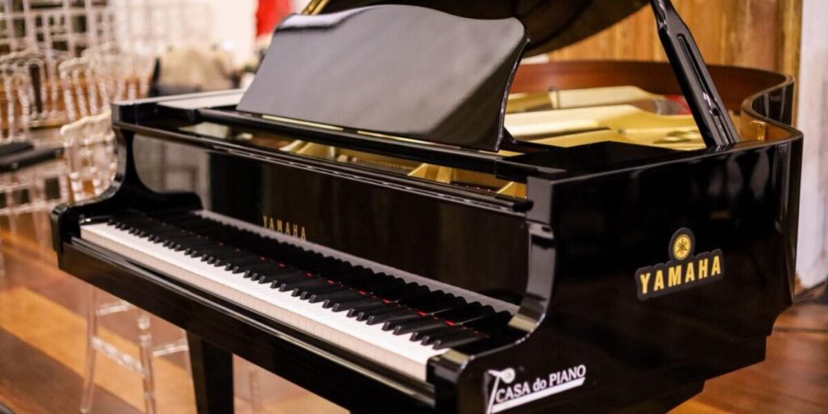 Projeto leva piano de cauda a Jaraguá e fortalece cena musical local