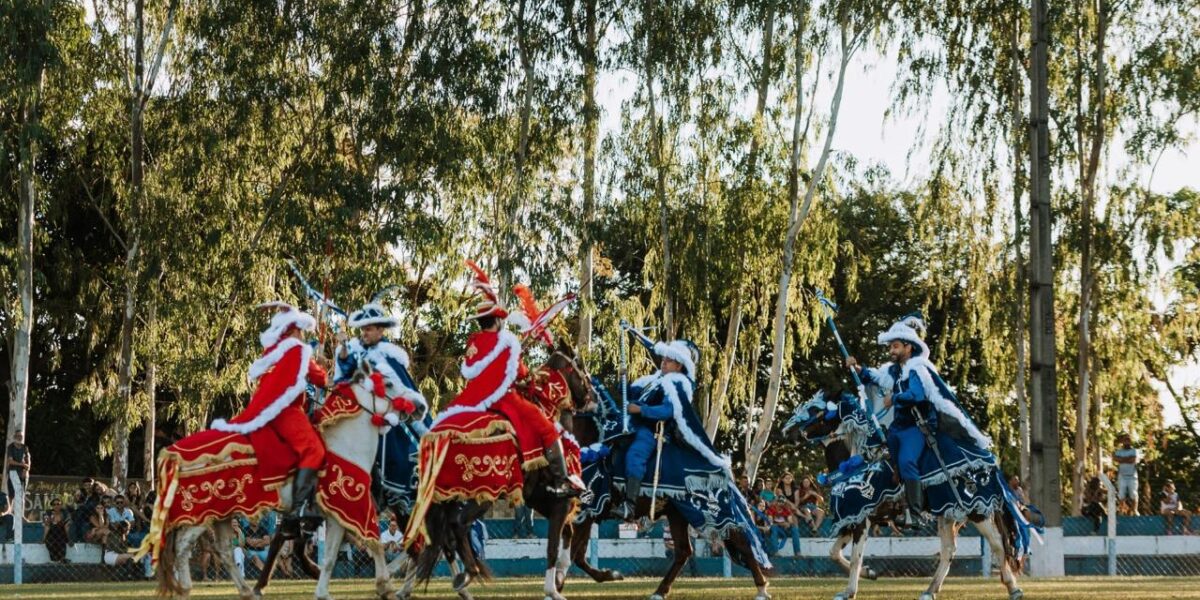 Luziânia e Niquelândia abrem Circuito das Cavalhadas 2026