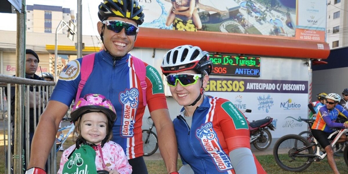 Pedal por um trânsito mais consciente reúne centenas de ciclistas em Caldas Novas