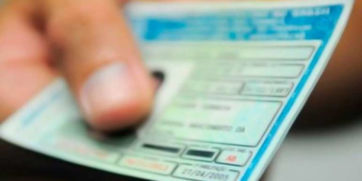 Detran notifica quase mil condutores