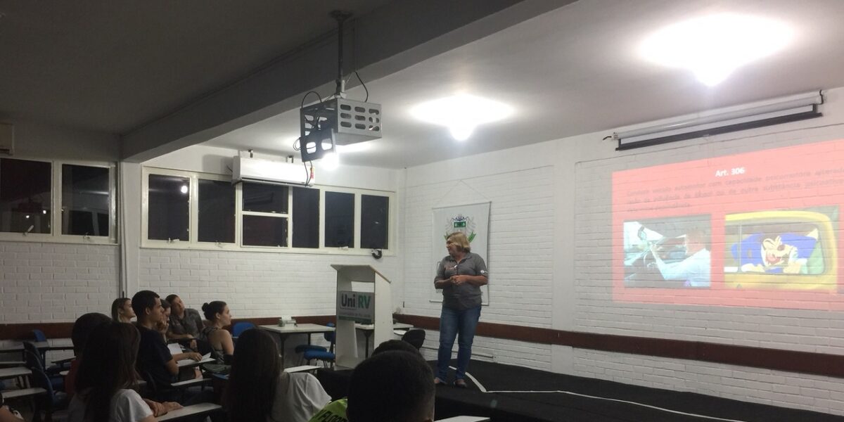 Lei Seca é tema de palestra a jovens condutores