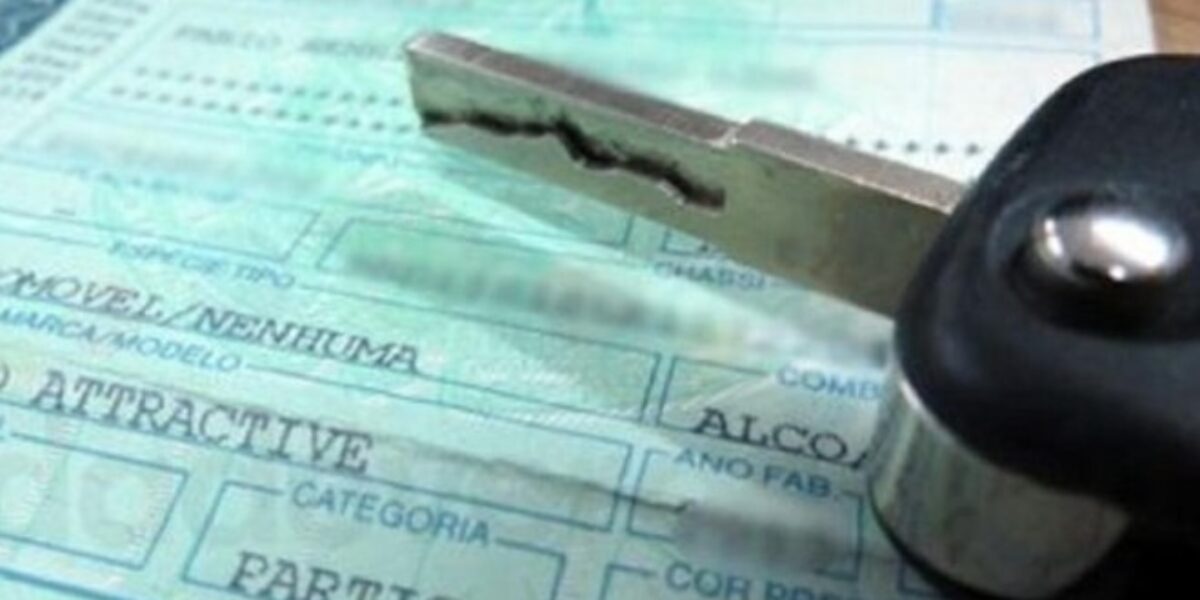 Prazo para licenciar veículo com placa final 5 vence hoje (5/07)
