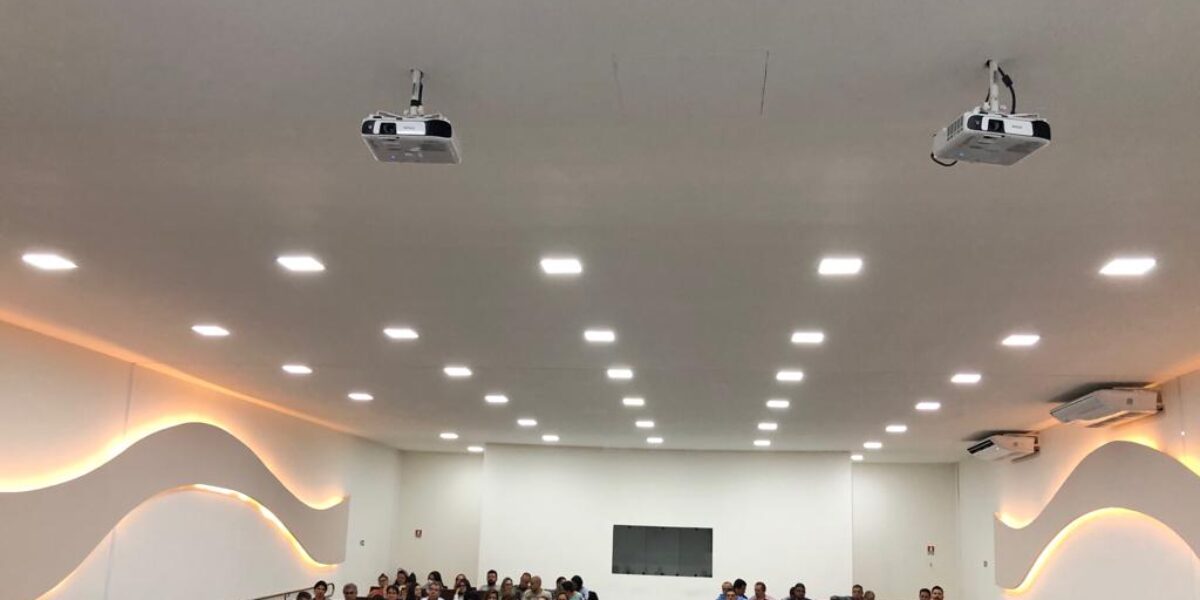 Detran forma mais 100 examinadores