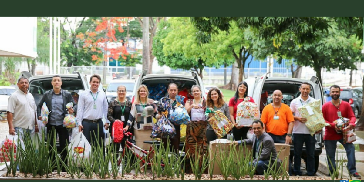 Servidores contemplam centenas de crianças no “Natal de Sorrisos”