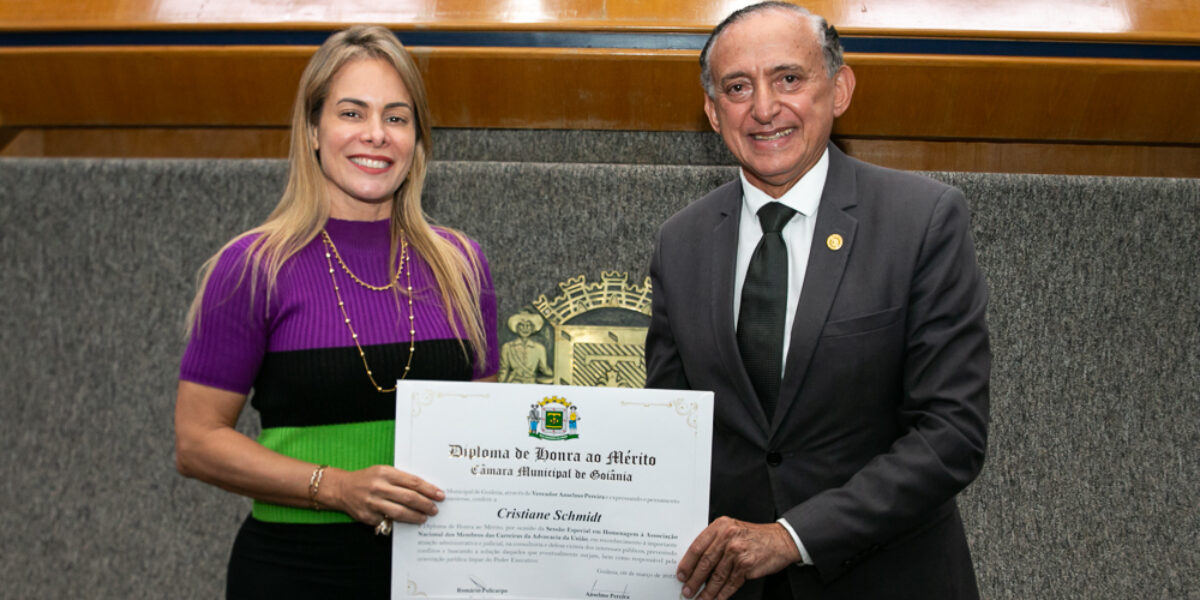 Secretária da Economia é homenageada na Câmara Municipal de Goiânia