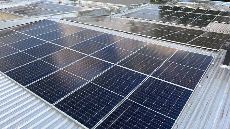 Secretaria já economizou, em 7 meses, R$ 380 mil e gerou 677,1 megawatts - hora (MWh) de energia