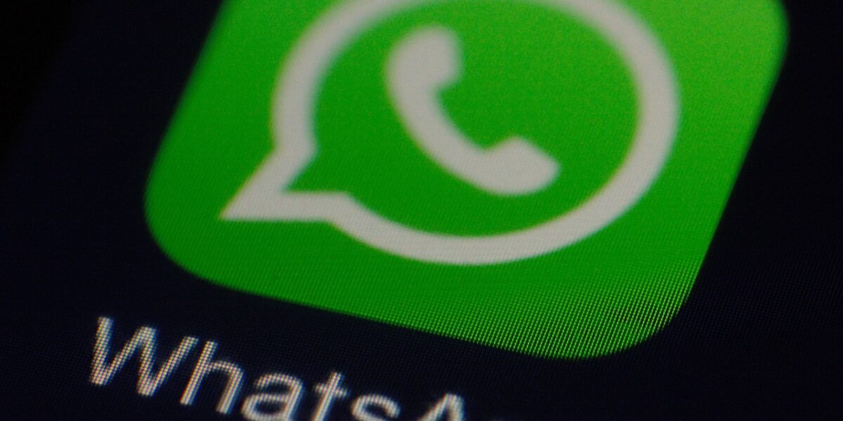 Economia adverte sobre golpe com pedidos de doações pelo WhatsApp