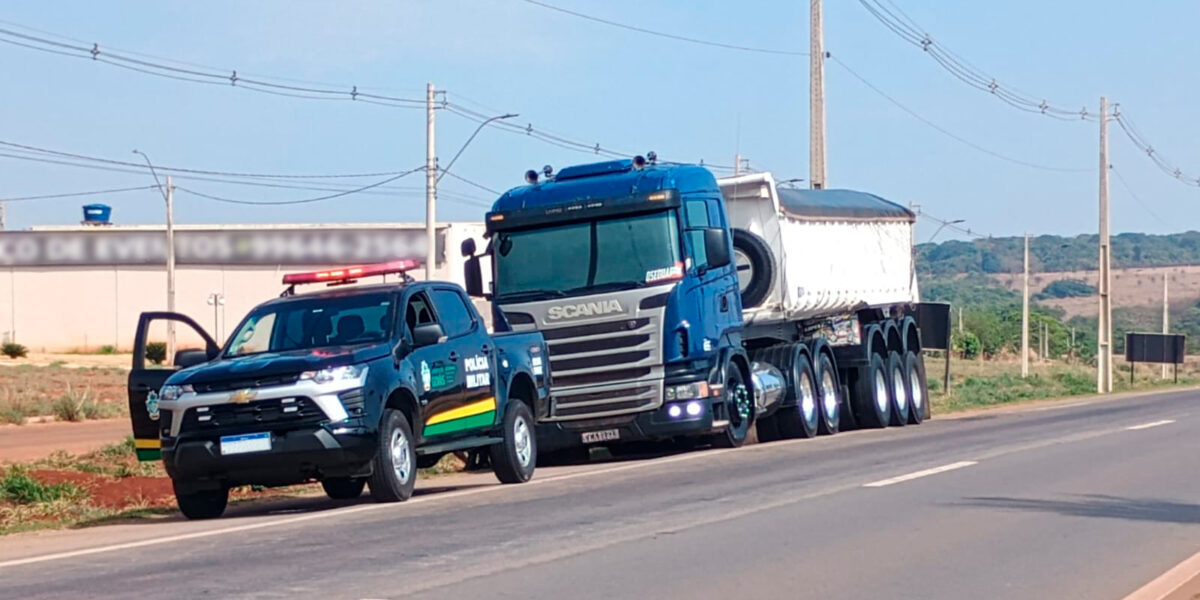 Operação apreende 500 toneladas de areia transportadas sem nota fiscal
