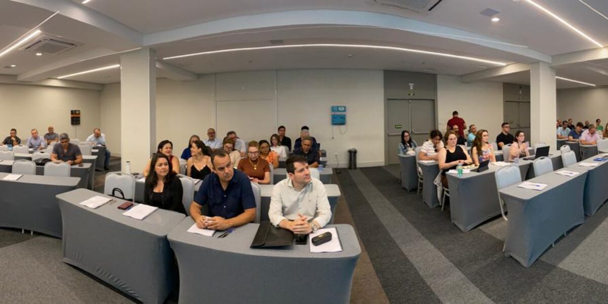 Contadores são capacitados em curso sobre retenções tributárias