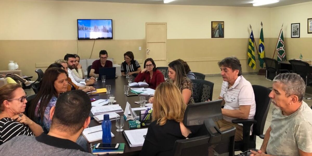 Coordenadores Regionais se reúnem com secretária Fátima Gavioli para debater assuntos administrativos