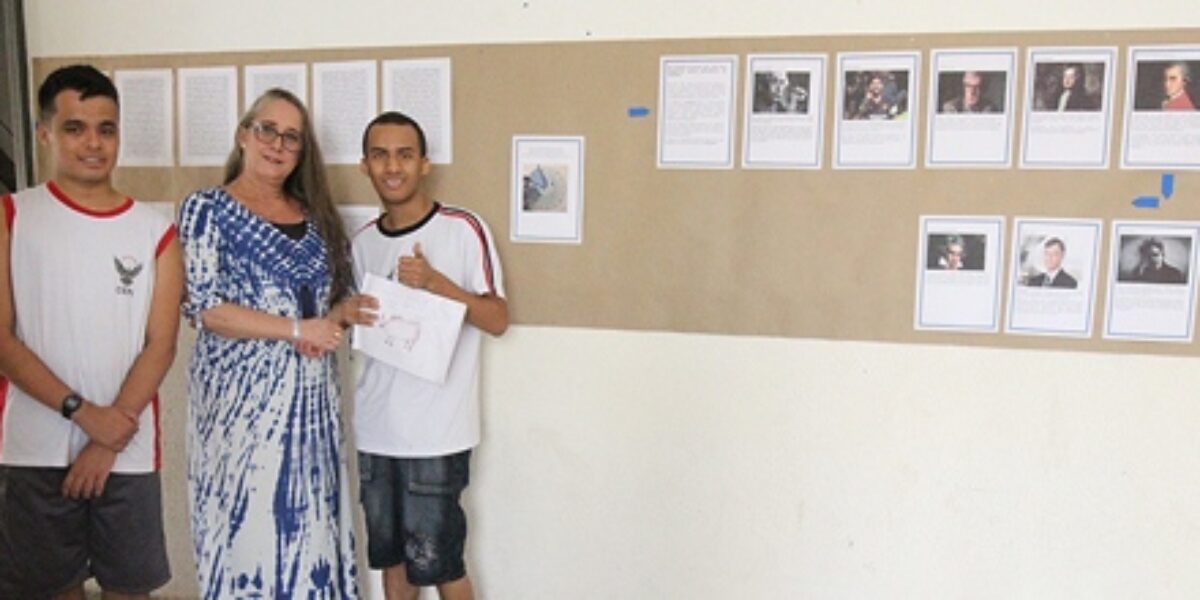 Alunos autistas realizam exposição de pinturas e desenhos no Lyceu de Goiânia