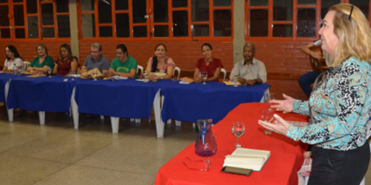 Em visita à Coordenação Regional de Campos Belos, secretária de Educação ouve necessidades da comunidade escolar