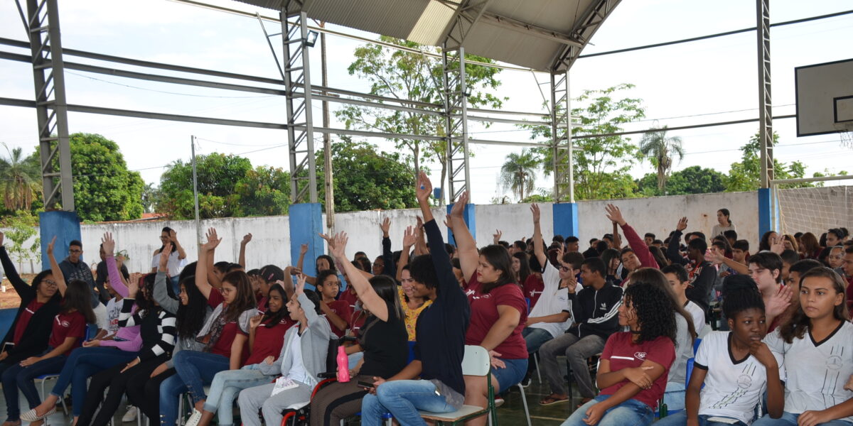 Colégio Estadual Jardim América apresenta relatório no projeto Estudantes de Atitude