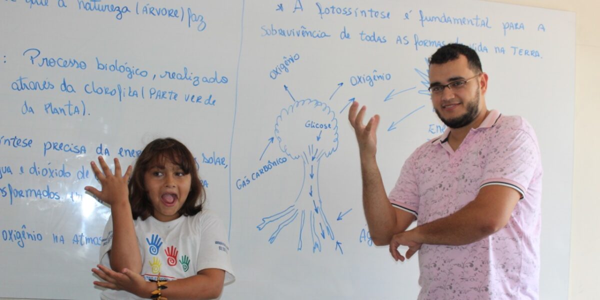 Goiás terá escola bilíngue para surdos, com aulas lecionadas em Libras