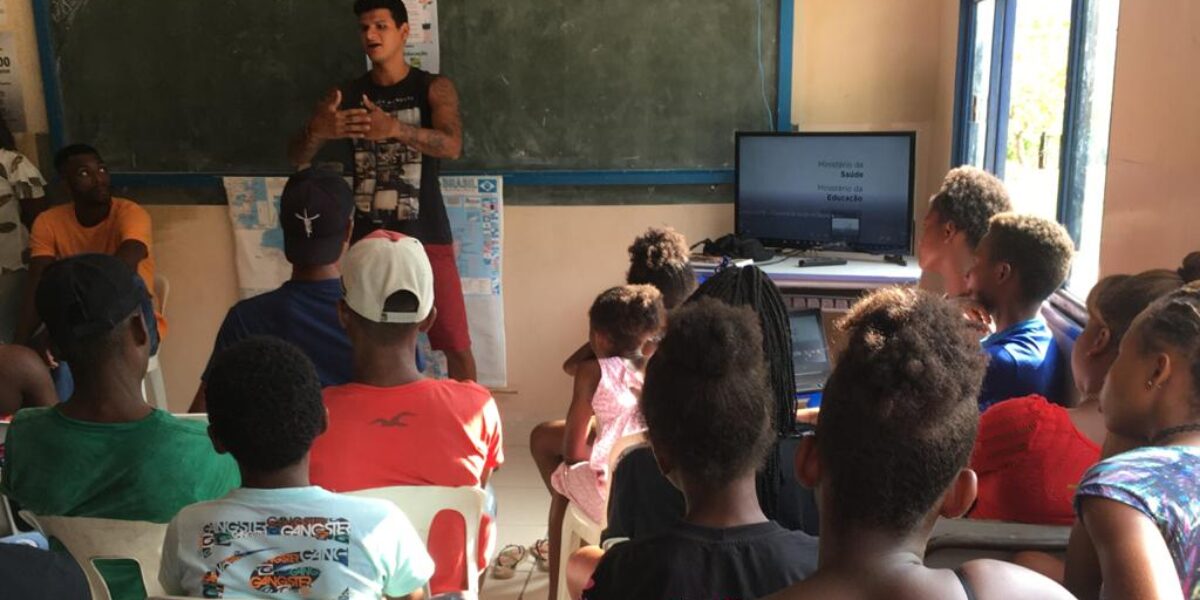 Governo de Goiás instala links para acesso à internet via satélite em escolas  rurais, Kalunga e indígenas