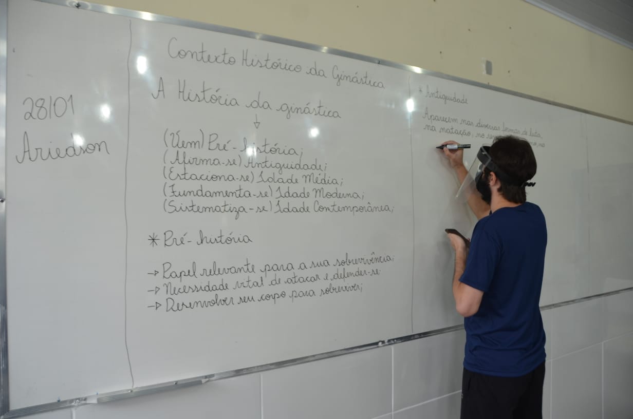 Aula presencial no Colégio Estadual Coração de Jesus