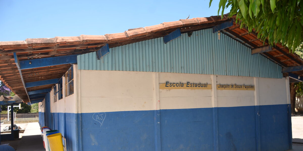 Escola de Teresina de Goiás, construída em 1970, passará por reforma de R$ 1,6 milhão