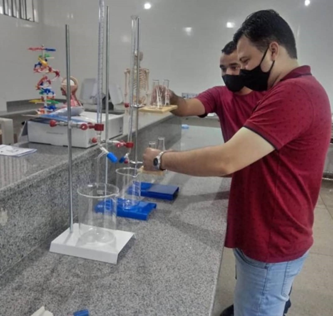 Infraestrutura escolar: Laboratório de ciências do Cepi Heloísa de Fátima Vargas