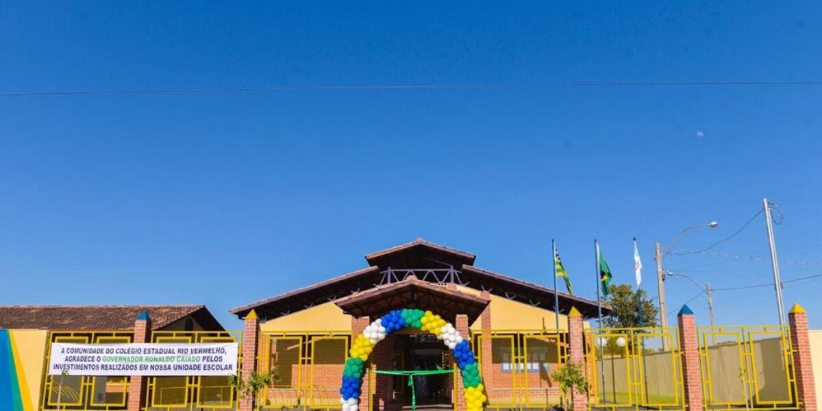 Caiado entrega primeira Escola Padrão Século XXI de Aruanã