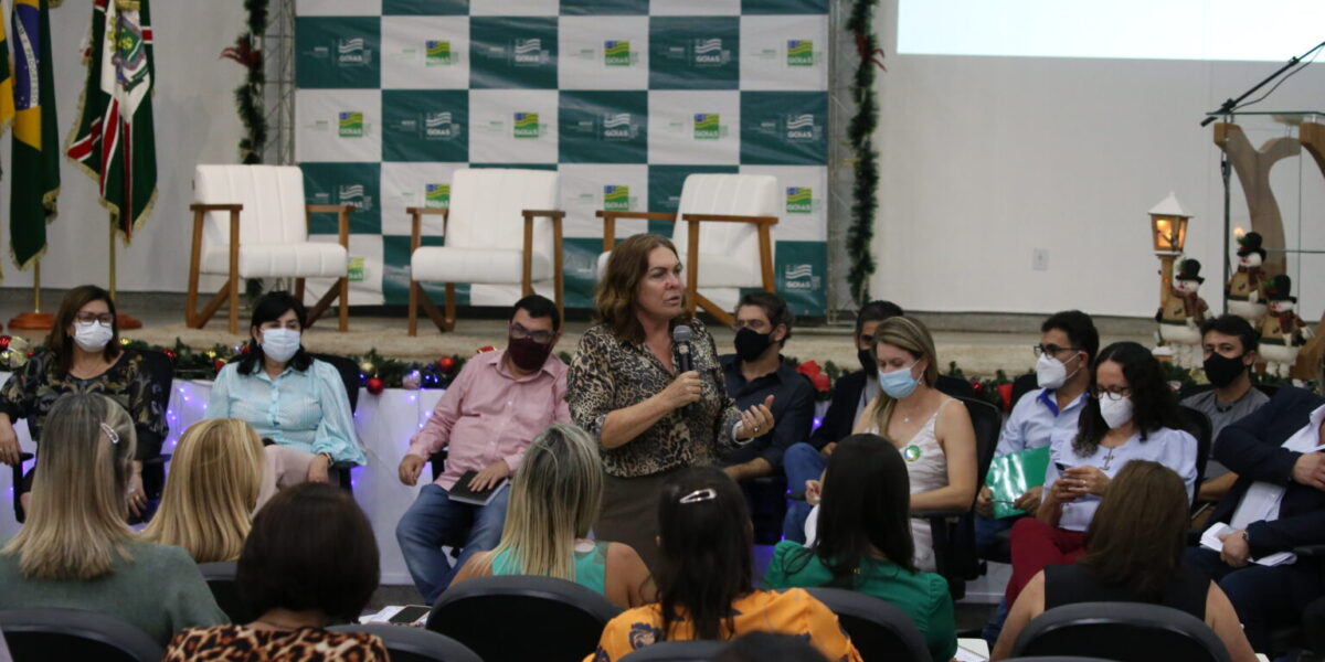 Coordenadores regionais e equipes de Apoio Pedagógico das CREs participam do último encontro do ano, promovido pela Seduc Goiás