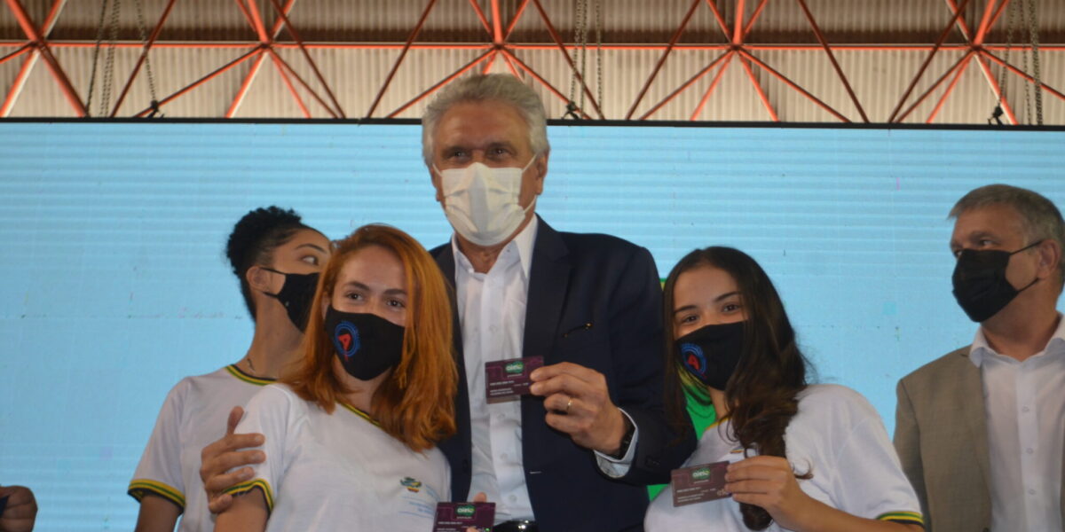 No lançamento do programa Bolsa Estudo, governador Caiado diz que investimentos em educação tem transformado a realidade de Goiás