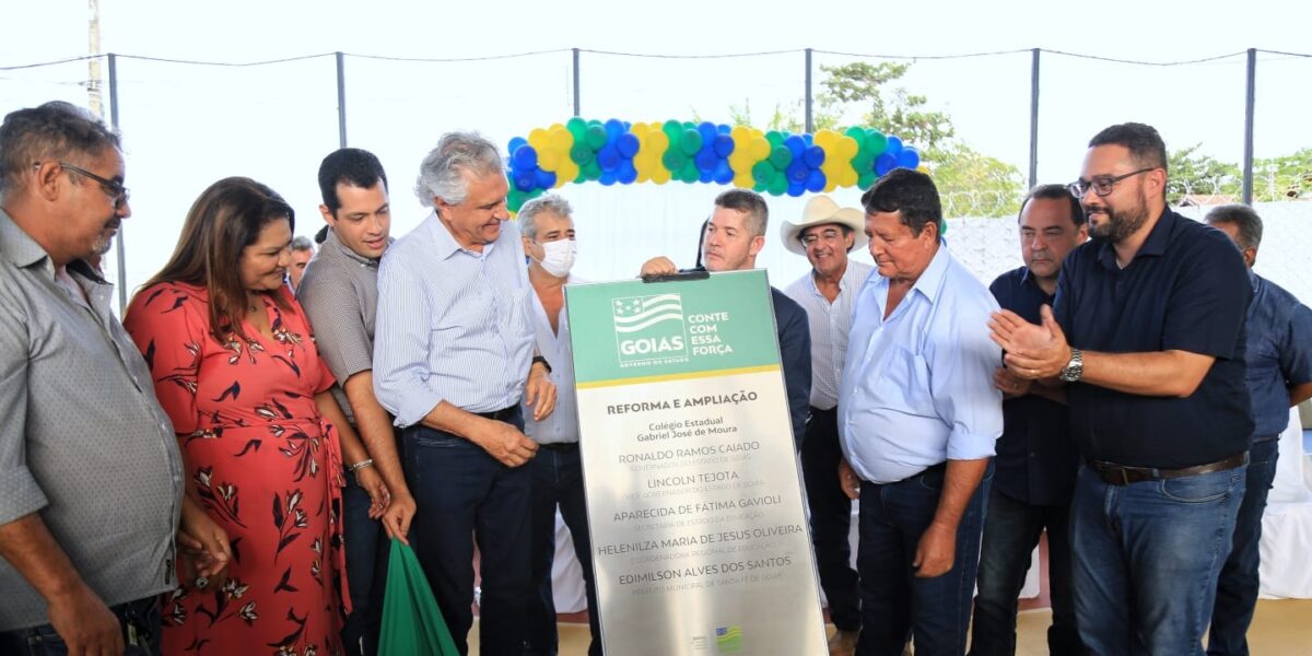Governo de Goiás entrega reforma de única escola estadual em Santa Fé de Goiás