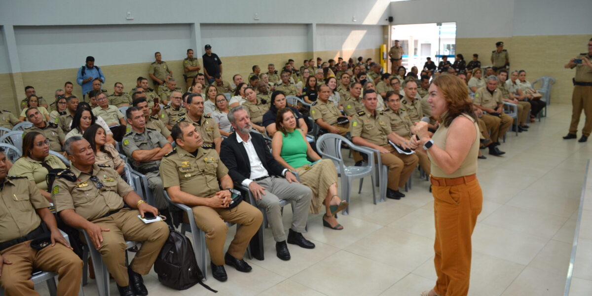 Governo de Goiás promove encontro de comandantes e gestores escolares dos CEPMG’s do estado