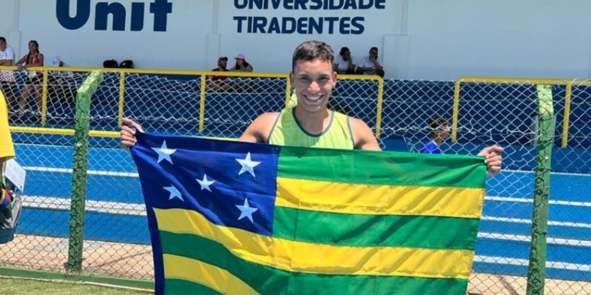 Medalha de Ouro no Atletismo, aluno da rede estadual ganha bolsa para treinar em São Paulo com técnico bicampeão na modalidade