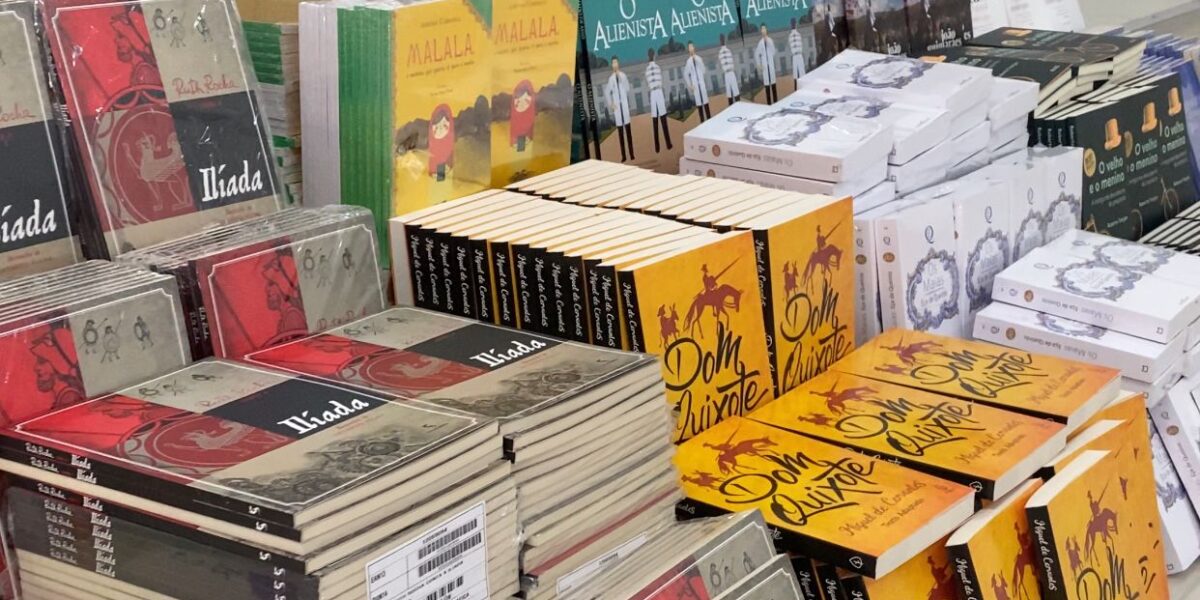 Seduc faz doação de 15 mil livros para o acervo bibliográfico do sistema prisional de Goiás