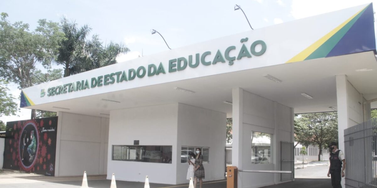 Candidatos a gestão escolar da rede pública estadual de Goiás fazem prova neste domingo (26)