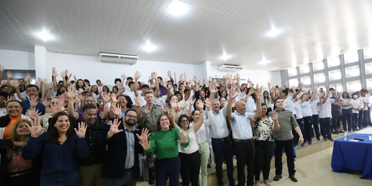Governo de Goiás lança projeto para incentivar alunos a alcançarem a nota máxima na redação do Enem 2023